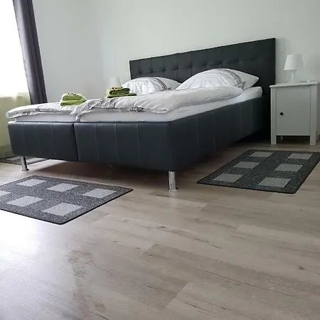 Am Hattinger Rathaus *